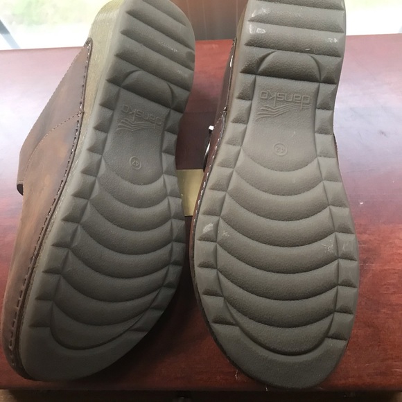 Cute Mary Jane Clogs - Picture 3 of 6